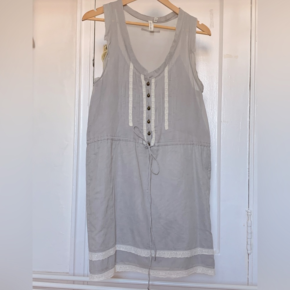 Robbi & Nikki Gray Dress with White Lace Trim.